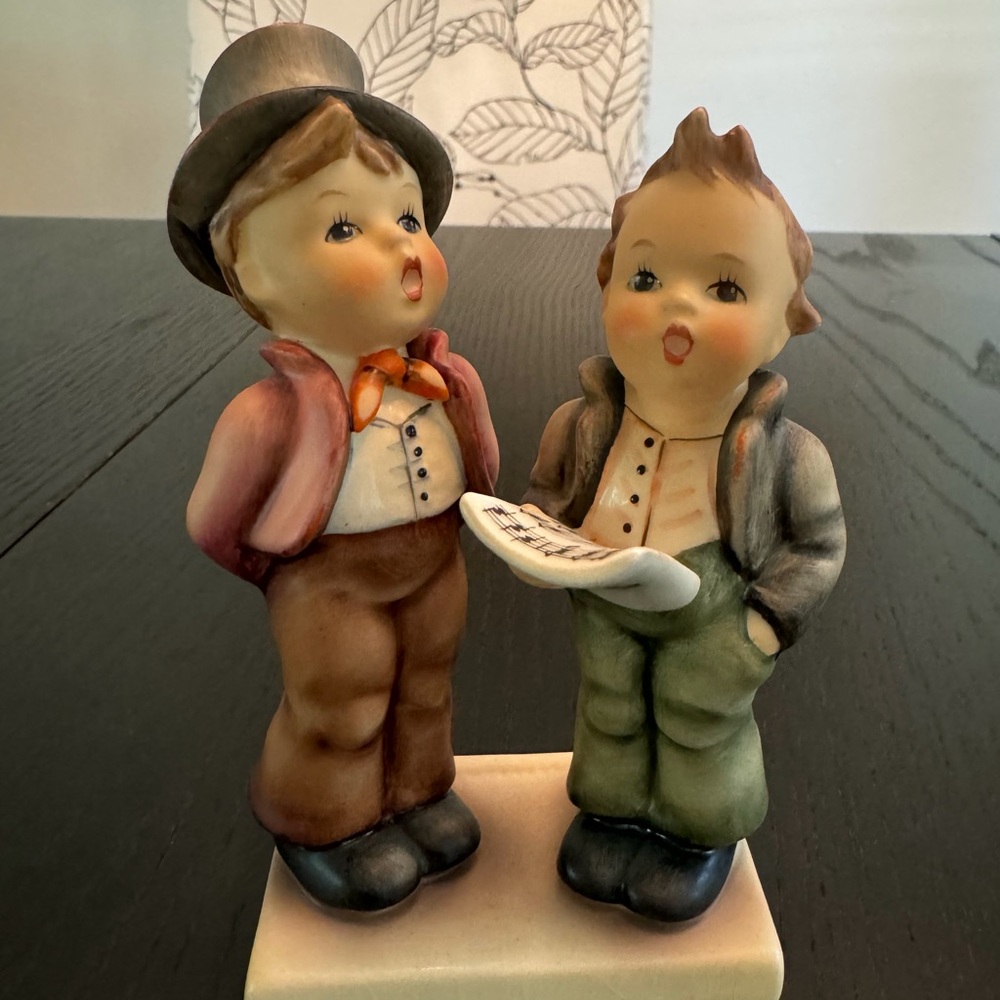 Goebel Hummel Figurine “Duet”, Hum 130, Signed, Excellent Condition